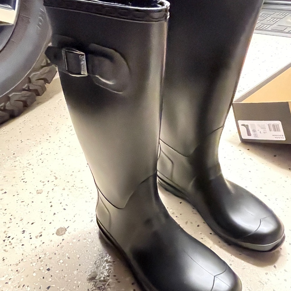 Brand New Kamik Rain Boots